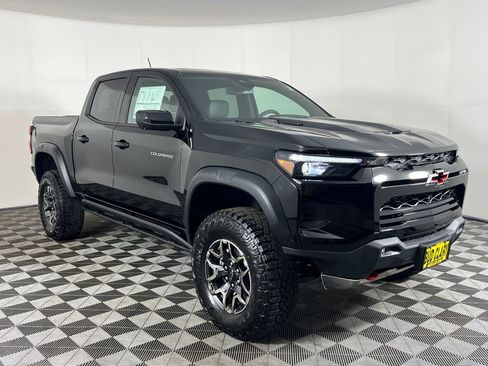 New 2026 Chevrolet Colorado ZR2 w/ Technology Package AWD/4WD image 3