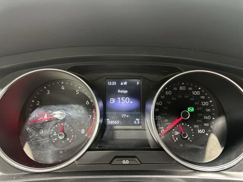Used 2018 Volkswagen Tiguan SEL w/ R-Line Package FWD image 19