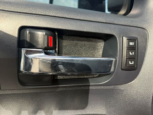 Used 2015 Toyota Tundra Platinum AWD/4WD image 17