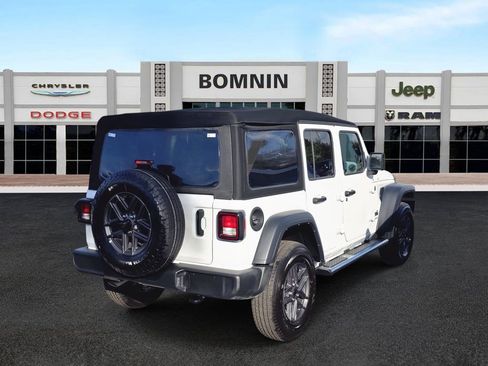 Used 2024 Jeep Wrangler Sport S image 4