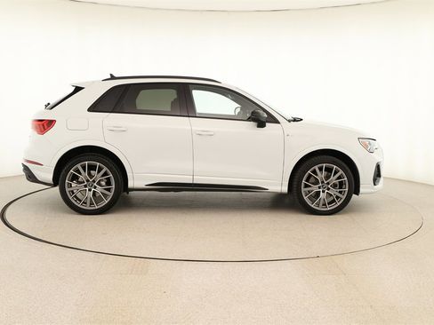 Certified 2025 Audi Q3 2.0T Premium Plus w/ Premium Plus Package image 8