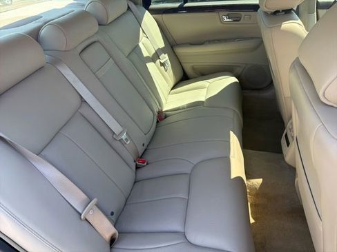 Used 2011 Cadillac DTS Luxury FWD image 22