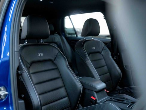 Used 2018 Volkswagen Golf R 4-Door image 76