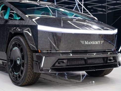 Used 2025 Tesla Cybertruck AWD Crew Cab image 5