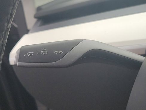 Used 2024 Tesla Model Y Long Range image 26