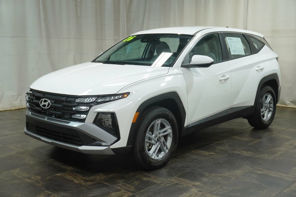 Certified 2026 Hyundai Tucson SE AWD/4WD image 2