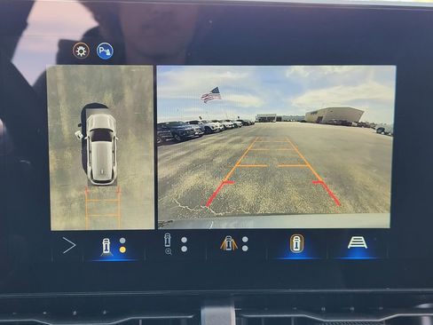 New 2026 Chevrolet Equinox LT w/ Safety and Technology Package FWD image 13