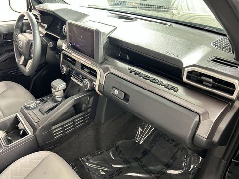 Used 2025 Toyota Tacoma SR5 image 26