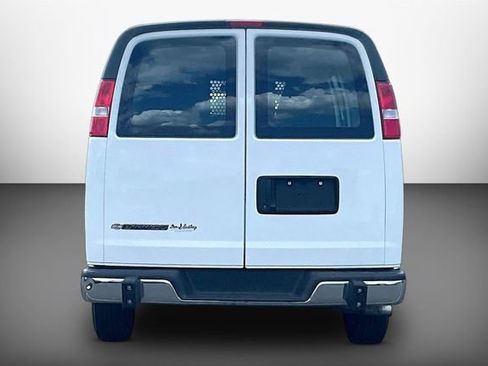 Used 2024 Chevrolet Express 2500 w/ Driver Convenience Package RWD image 4