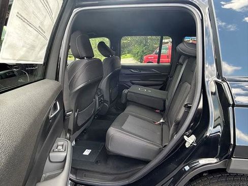 New 2025 Jeep Grand Cherokee Laredo w/ Luxury Tech Group I image 7