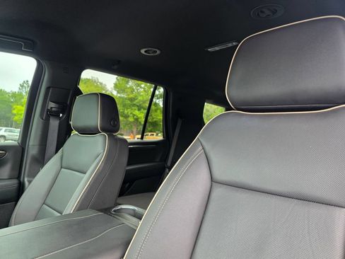 Used 2025 Chevrolet Tahoe Premier RWD image 13