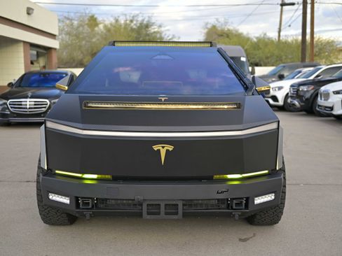 Used 2024 Tesla Cybertruck AWD Crew Cab image 2