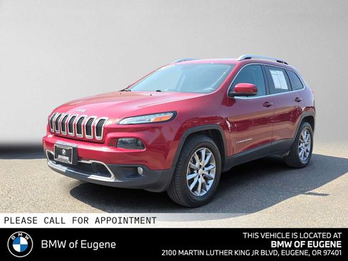 Used 2017 Jeep Cherokee Limited w/ Luxury Group AWD/4WD image 7