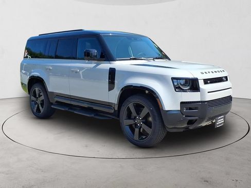 New 2026 Land Rover Defender 130 X-Dynamic SE AWD/4WD image 3