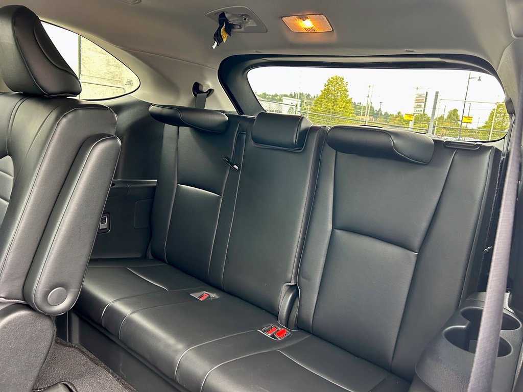 Used 2023 Toyota Highlander XLE AWD/4WD image 13