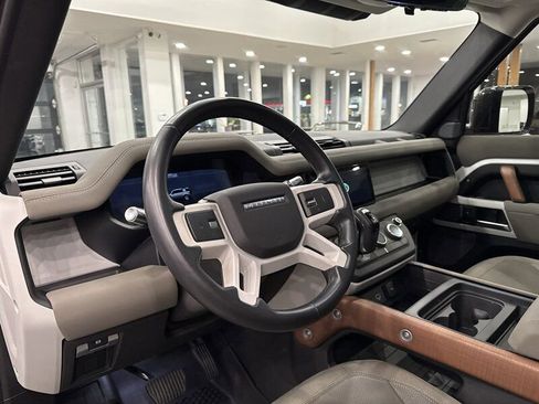 Used 2021 Land Rover Defender 110 SE image 21