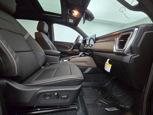 New 2026 GMC Canyon Denali w/ LPO, Denali Black Edition image 33