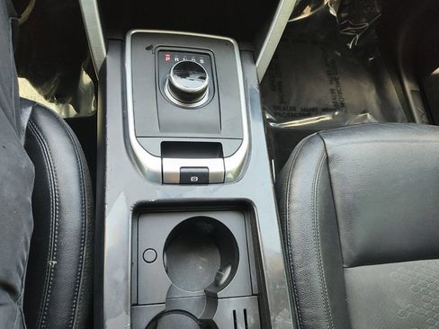 Used 2018 Land Rover Discovery Sport SE image 35