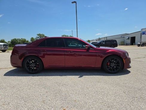 Certified 2023 Chrysler 300 C RWD image 9