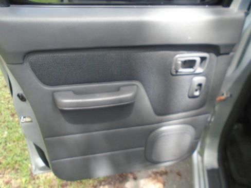 Used 2002 Nissan Frontier XE AWD/4WD image 18