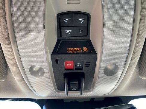 Used 2016 Volvo XC70 T5 Premier w/ Proximity Package image 27