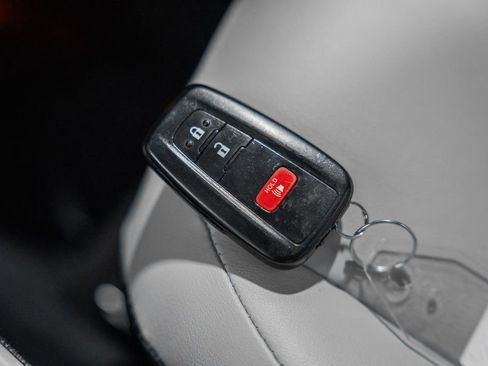 Used 2017 Toyota Prius Four image 36