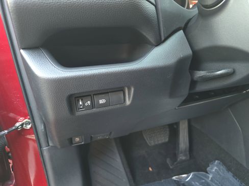 Certified 2022 Toyota RAV4 LE image 30