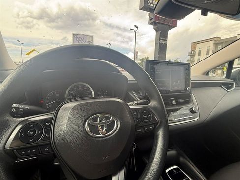 Used 2022 Toyota Corolla LE FWD image 25