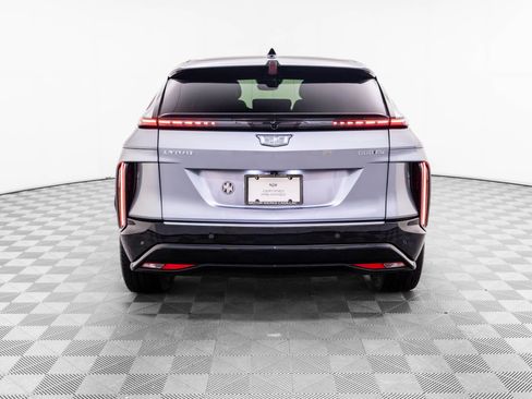 Certified 2025 Cadillac Lyriq Luxury w/ LPO, Floor Liner Package AWD/4WD image 4