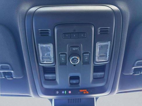 Used 2023 Chevrolet Tahoe Z71 w/ Luxury Package AWD/4WD image 32
