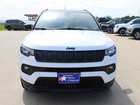 Used 2022 Jeep Compass Latitude w/ Convenience Group AWD/4WD image 2