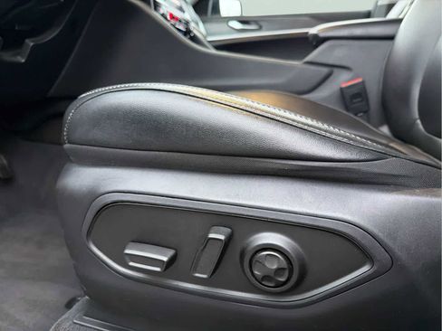 Used 2023 Jeep Grand Cherokee Limited image 15