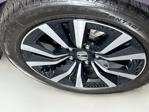 Used 2024 Honda Civic EX-L image 11