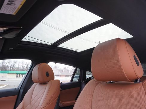 Used 2023 BMW X6 xDrive40i w/ M Sport Package image 26