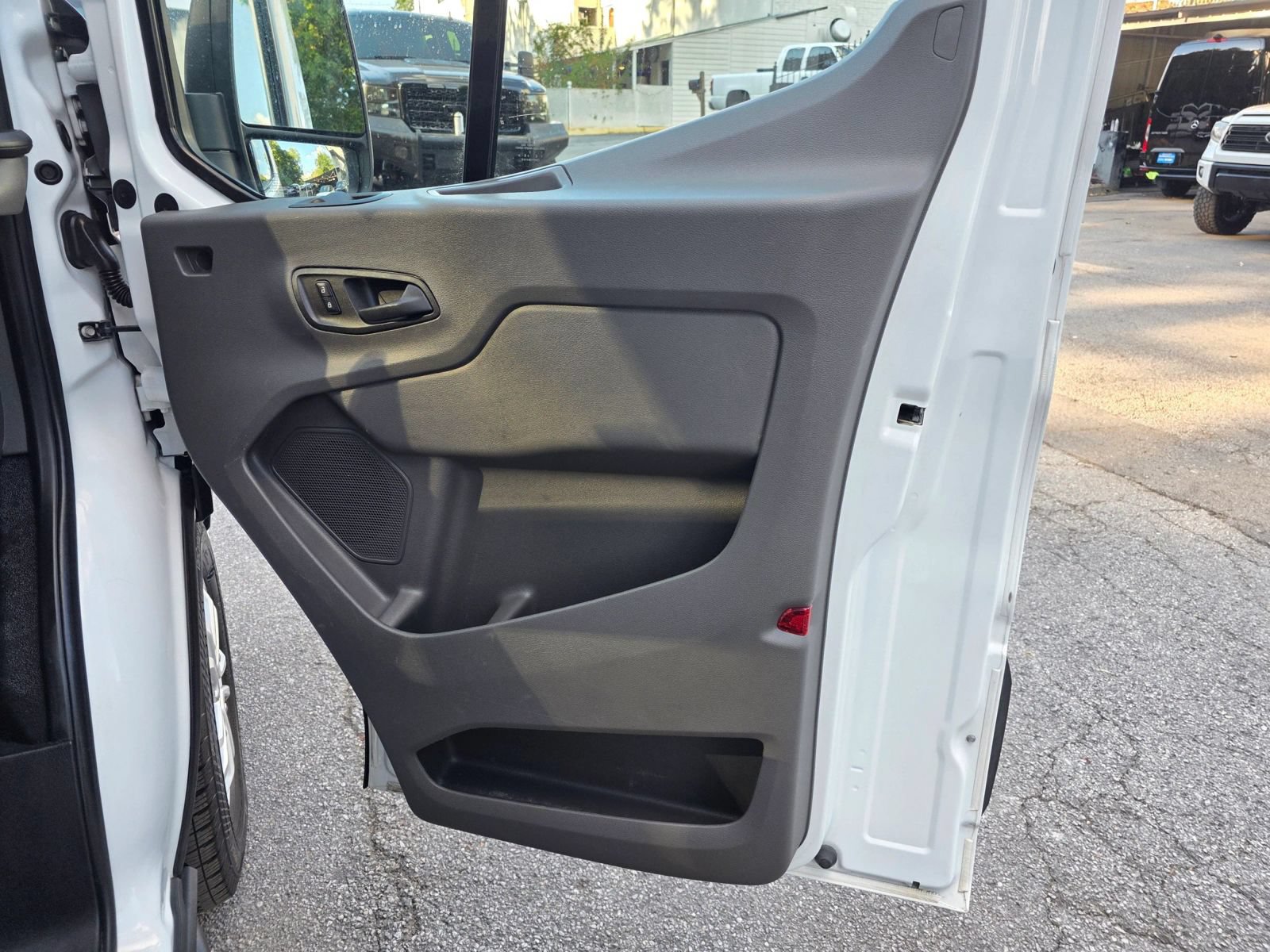 Used 2021 Ford Transit 350 XLT RWD image 28