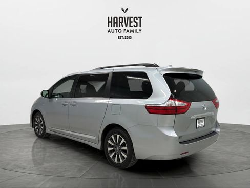 Used 2019 Toyota Sienna Limited Premium AWD/4WD image 4
