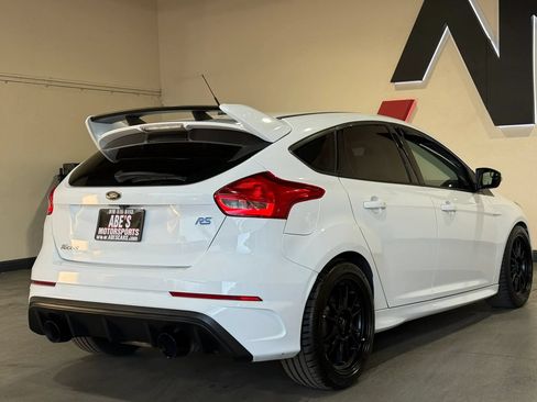 Used 2017 Ford Focus RS AWD/4WD image 4