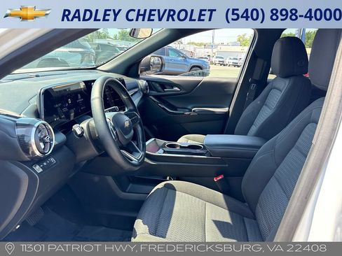 Certified 2025 Chevrolet Equinox LT AWD/4WD image 3