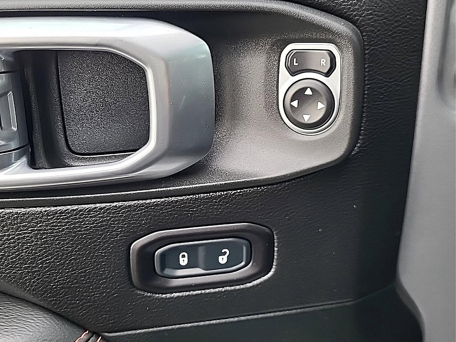 Used 2020 Jeep Wrangler Unlimited Rubicon AWD/4WD image 14