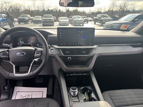 Used 2025 Ford Explorer ST-Line w/ ST-Line Street Pack image 15