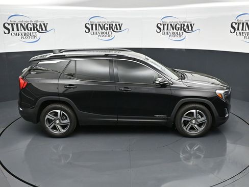Used 2021 GMC Terrain SLT image 16
