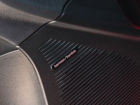 Used 2019 Dodge Challenger R/T Scat Pack w/ Shaker Package image 29