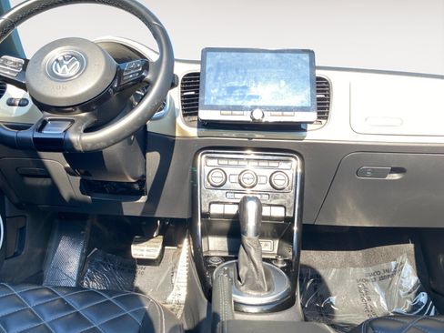 Used 2019 Volkswagen Beetle 2.0T Final Edition SEL FWD image 13