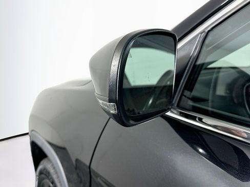 Used 2021 Jeep Cherokee Limited image 16