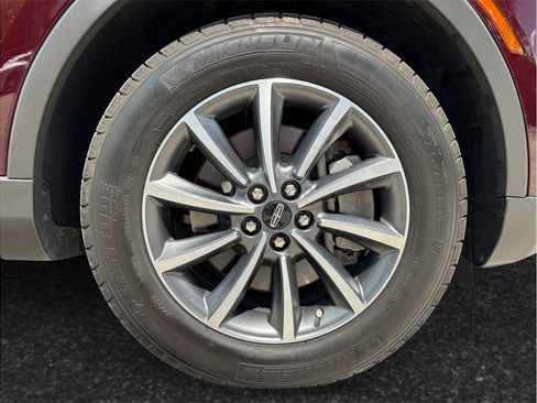 Used 2022 Lincoln Nautilus FWD image 13