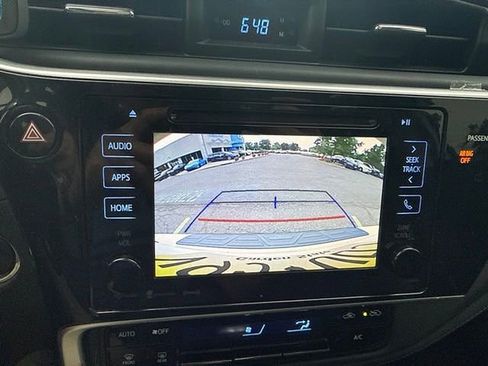 Used 2017 Toyota Corolla SE w/ SE Premium Package FWD image 11