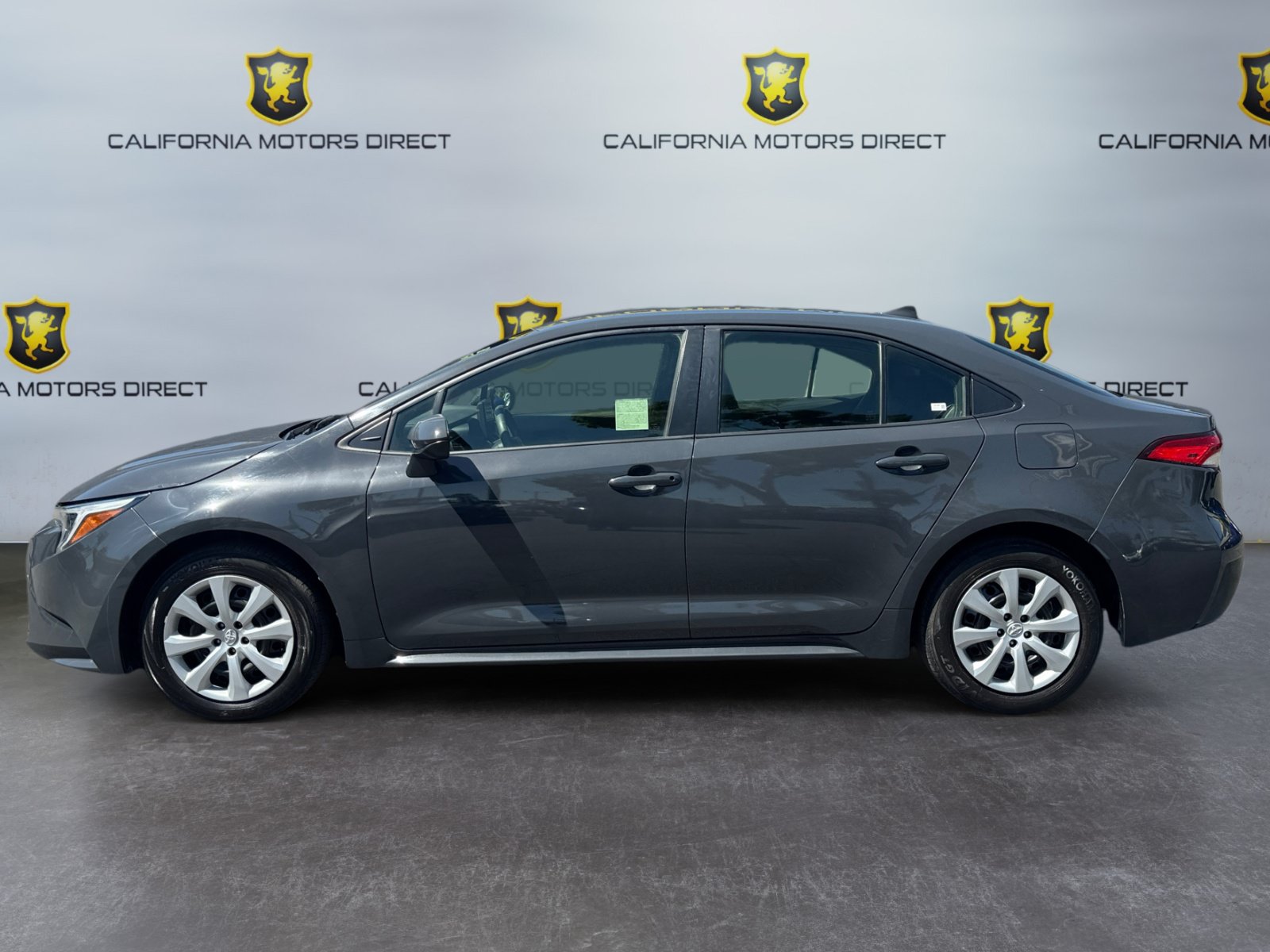 Used 2024 Toyota Corolla LE FWD image 2