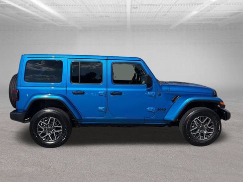 Used 2025 Jeep Wrangler Unlimited Sahara AWD/4WD image 7