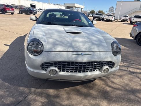 Used 2002 Ford Thunderbird image 2