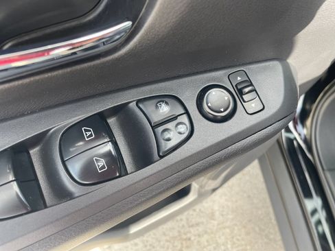 Certified 2024 Nissan Kicks SR w/ SR Premium Package FWD image 11